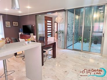 Casa con balcón en venta en Pego