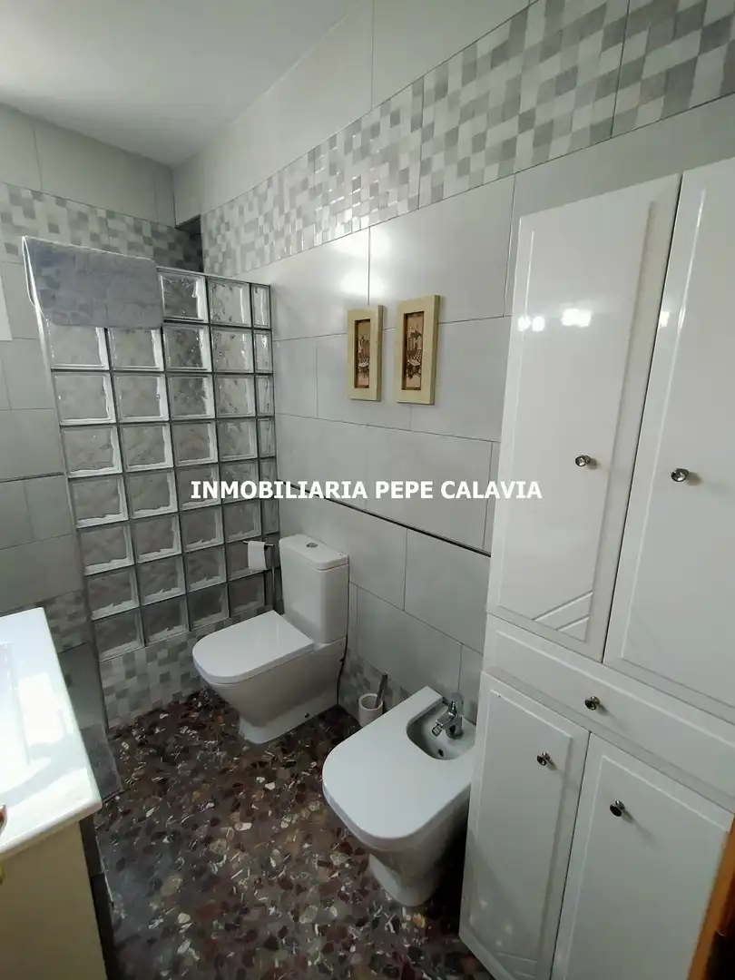 Bany de Casa o xalet en venda en Begíjar amb Aire condicionat, Terrassa i Piscina