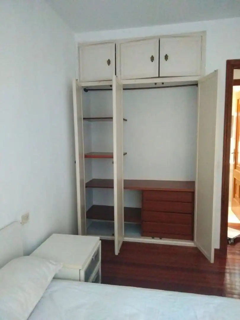 Habitación de Casa o chalet de alquiler en Ensanche - Sar