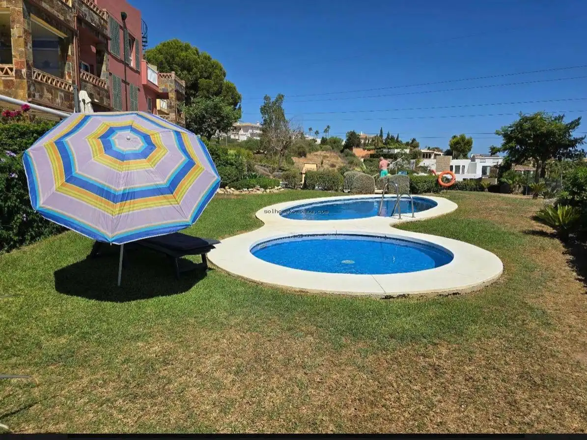 Piscina de Ático de alquiler en Benalmádena con Aire acondicionado, Terraza y Amueblado