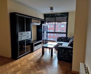Living room of Flat for sale in Leganés  with Air Conditioner, Heating and Parquet flooring