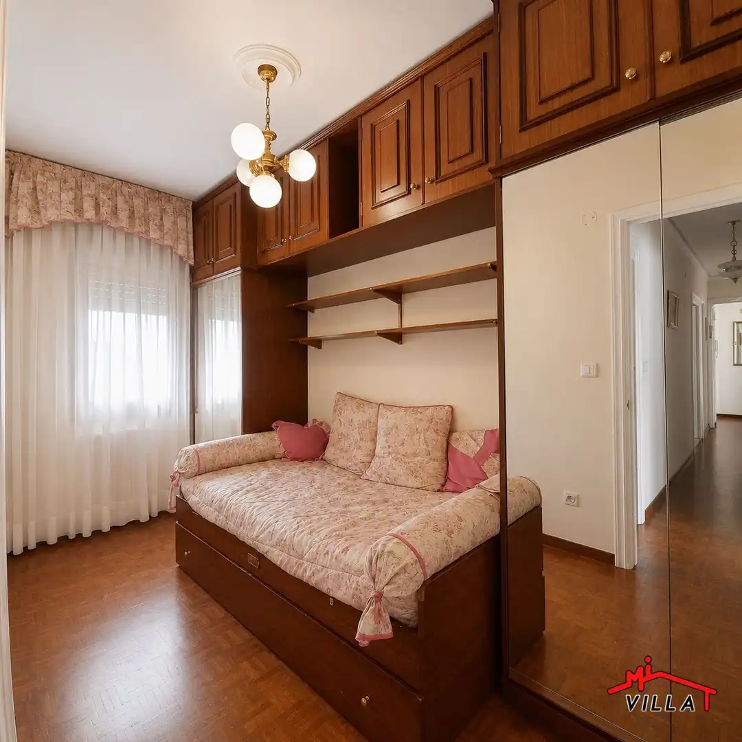 Bedroom of Flat for sale in Laredo  with Heating and Balcony