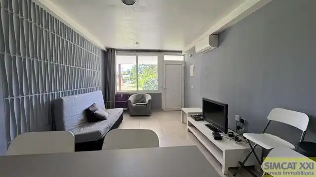 Sala d'estar de Apartament en venda en Roses