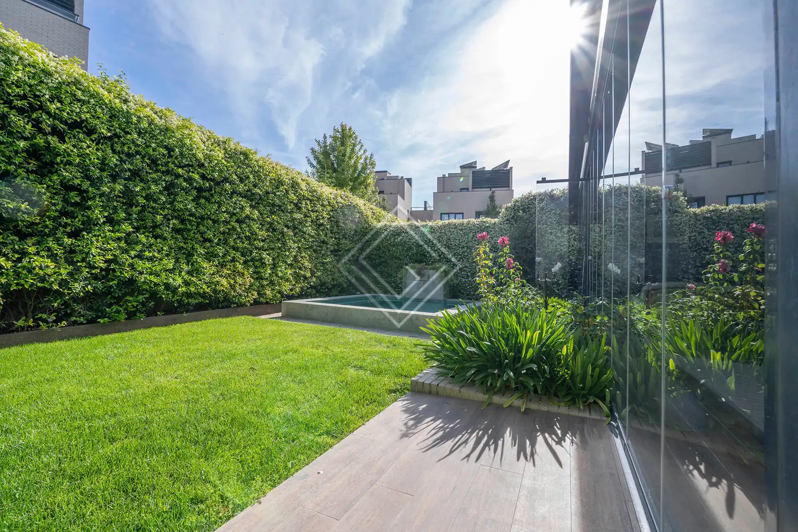 Garten von Einfamilien-Reihenhaus zum Verkauf in Madrid mit Klimaanlage, Heizung und Privatgarten