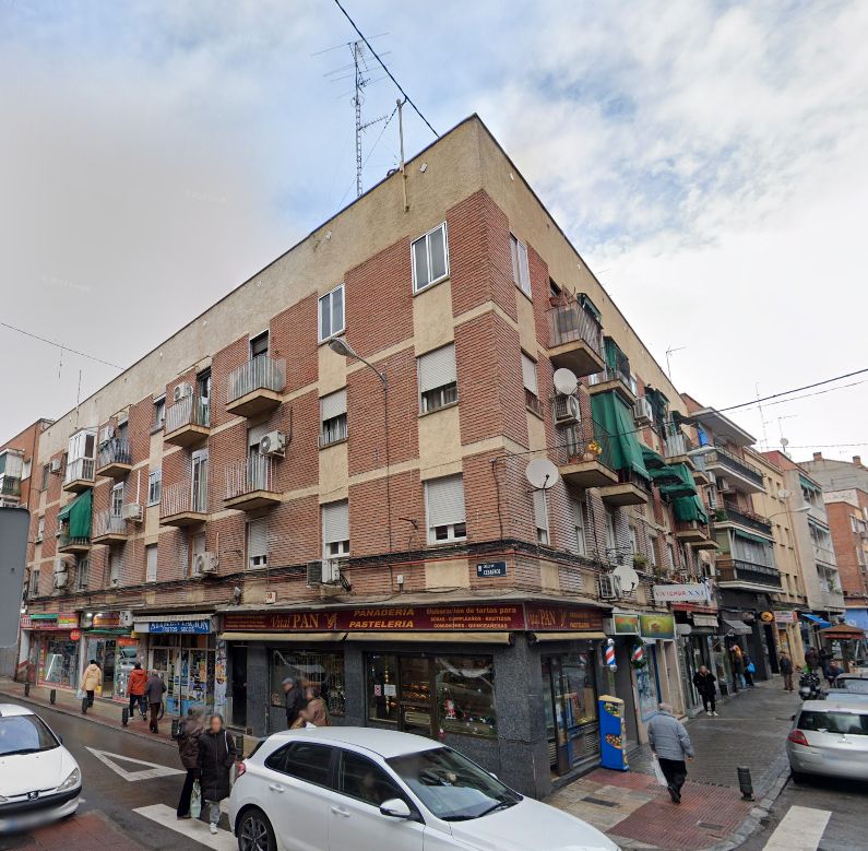 Vista exterior de Piso en venta en  Madrid Capital
