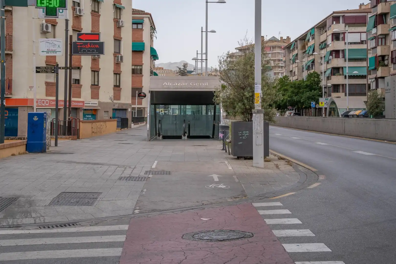 Außenansicht von Dachboden zum Verkauf in Granada mit Klimaanlage