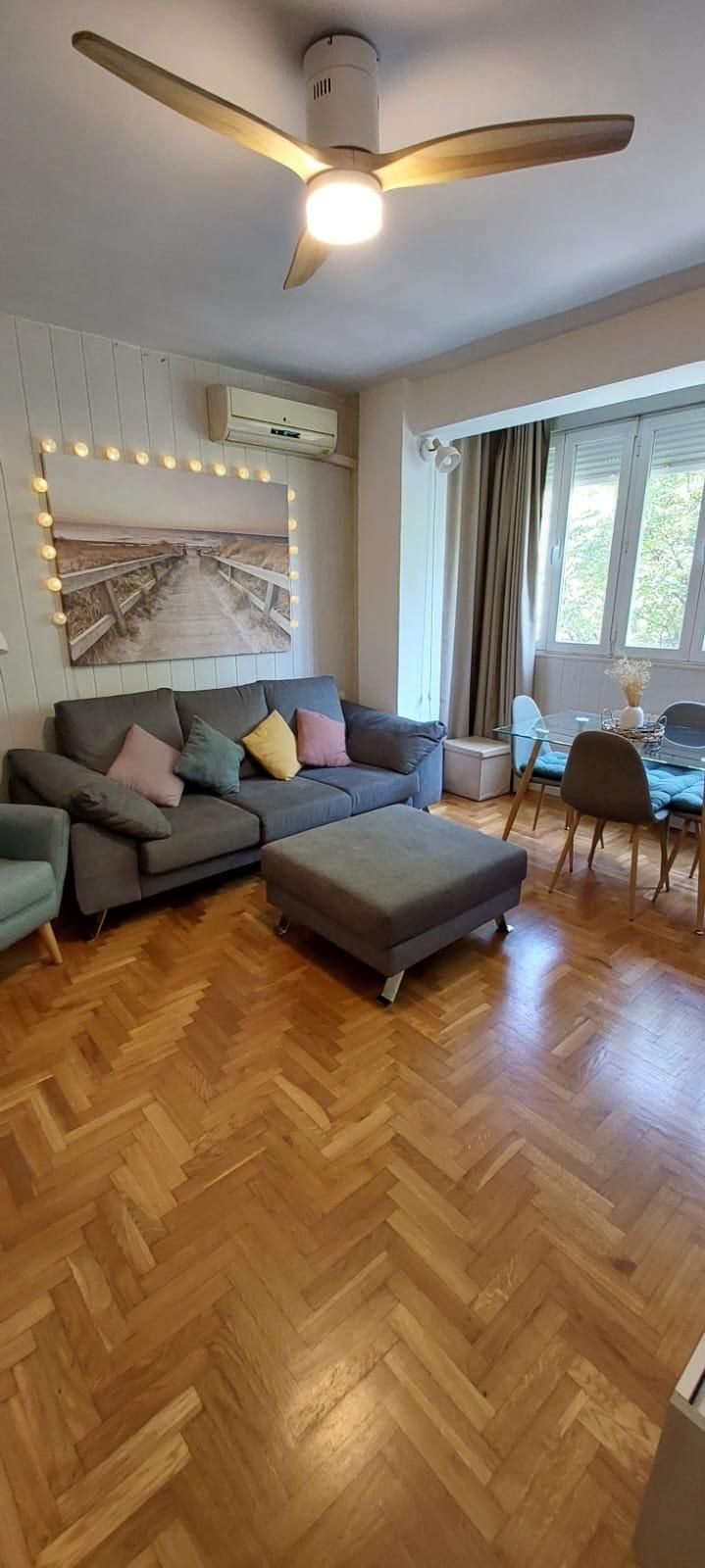 Living room of Flat to rent in  Granada Capital  with Air Conditioner, Heating and Terrace