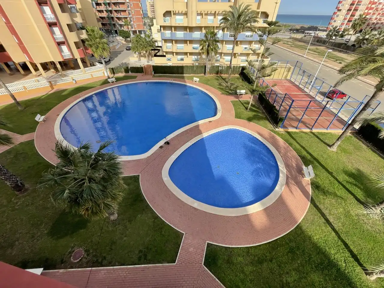 Piscina de Apartamento en venta en La Manga del Mar Menor con Aire acondicionado, Calefacción y Terraza