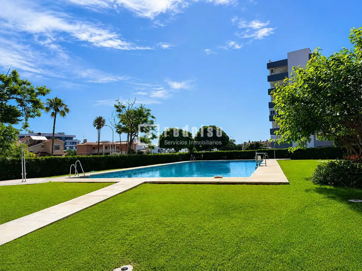 Piscina de Piso en venta en Torremolinos con Aire acondicionado, Terraza y Piscina