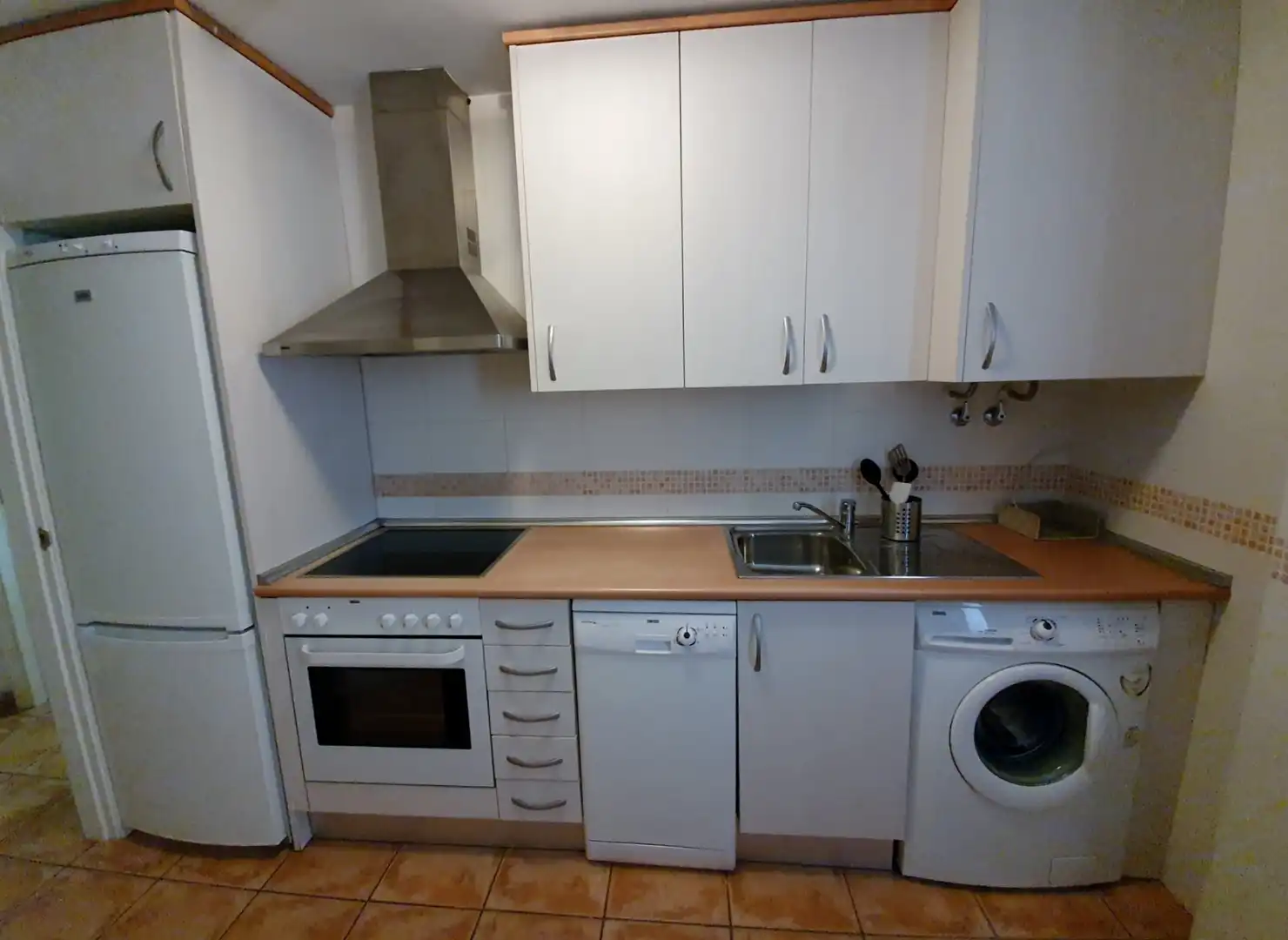Cuina de Apartament en venda en Vélez de Benaudalla amb Aire condicionat, Calefacció i Terrassa