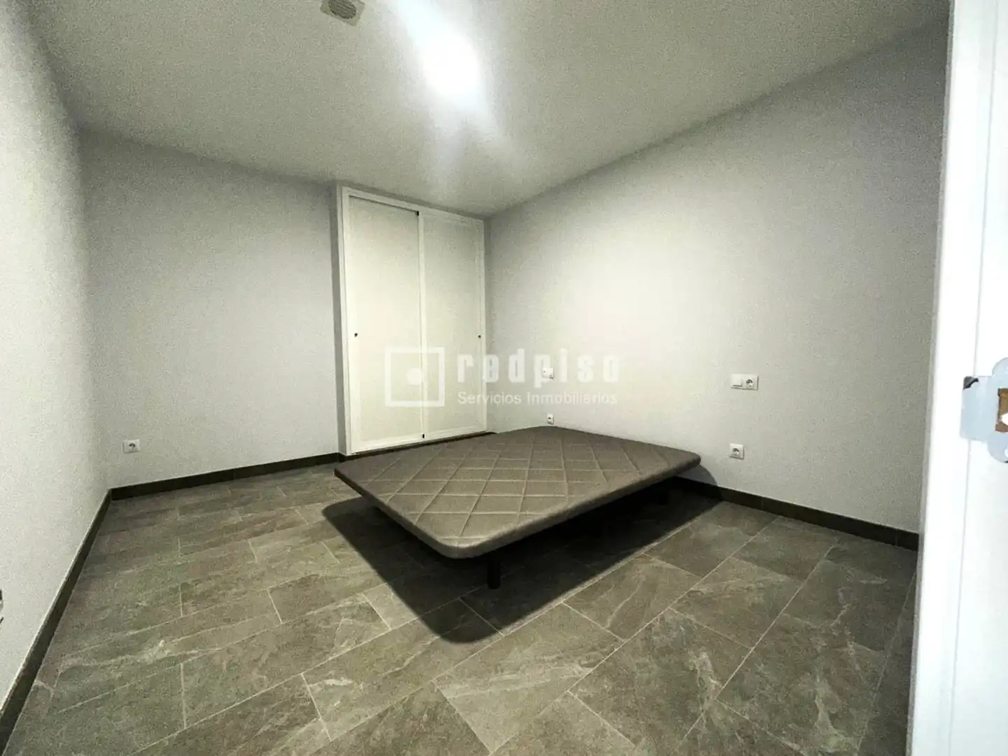 Habitación de Local en venta en Madrid con Aire acondicionado y Alarma