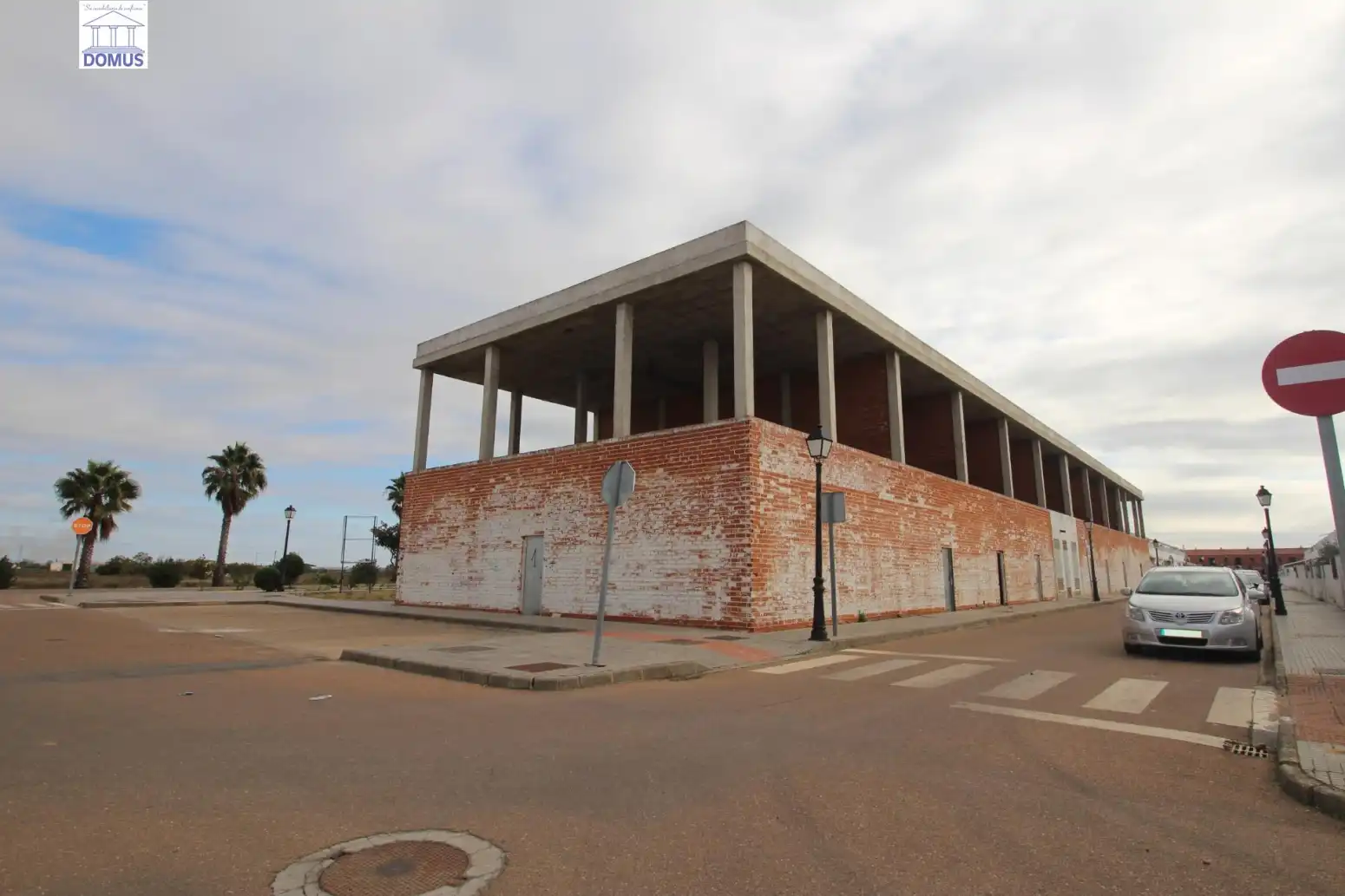 Exterior view of Commercial properties for sale in Valdelacalzada
