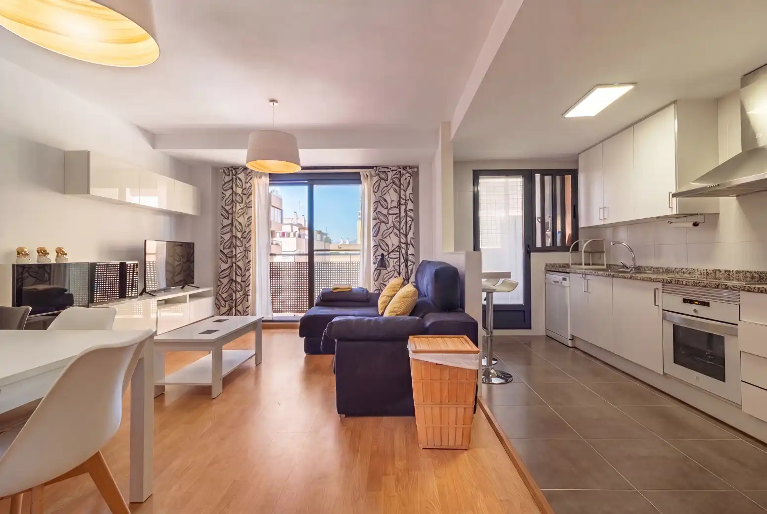 Wohnzimmer von Wohnung zur Miete in Sagunto / Sagunt mit Möbliert und Balkon