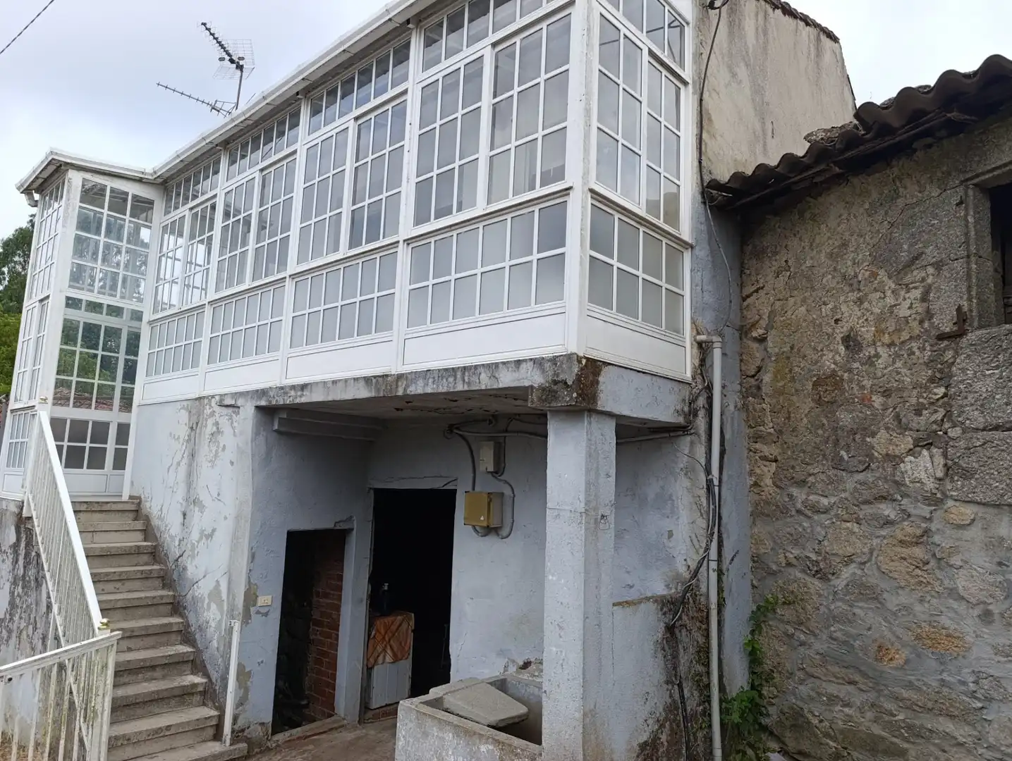 Vista exterior de Finca rústica en venda en O Saviñao  amb Jardí privat i Traster