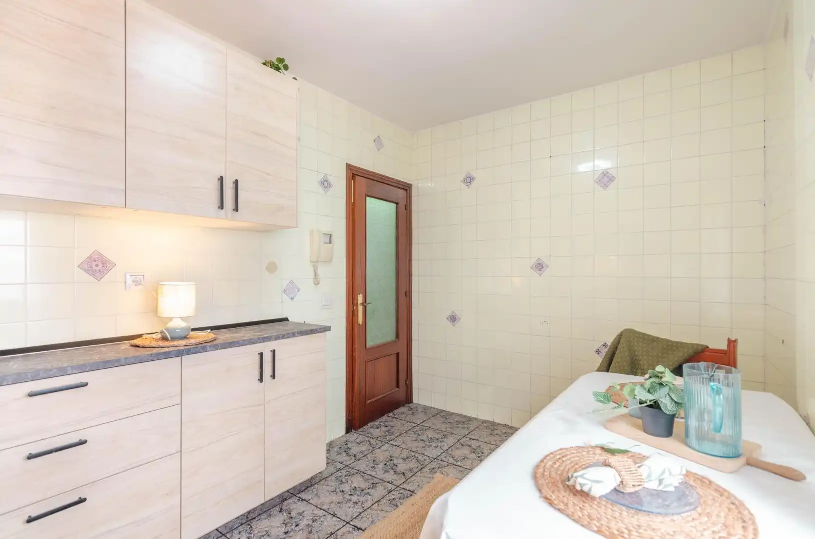 Cocina de Piso en venta en Oviedo  con Calefacción y Trastero