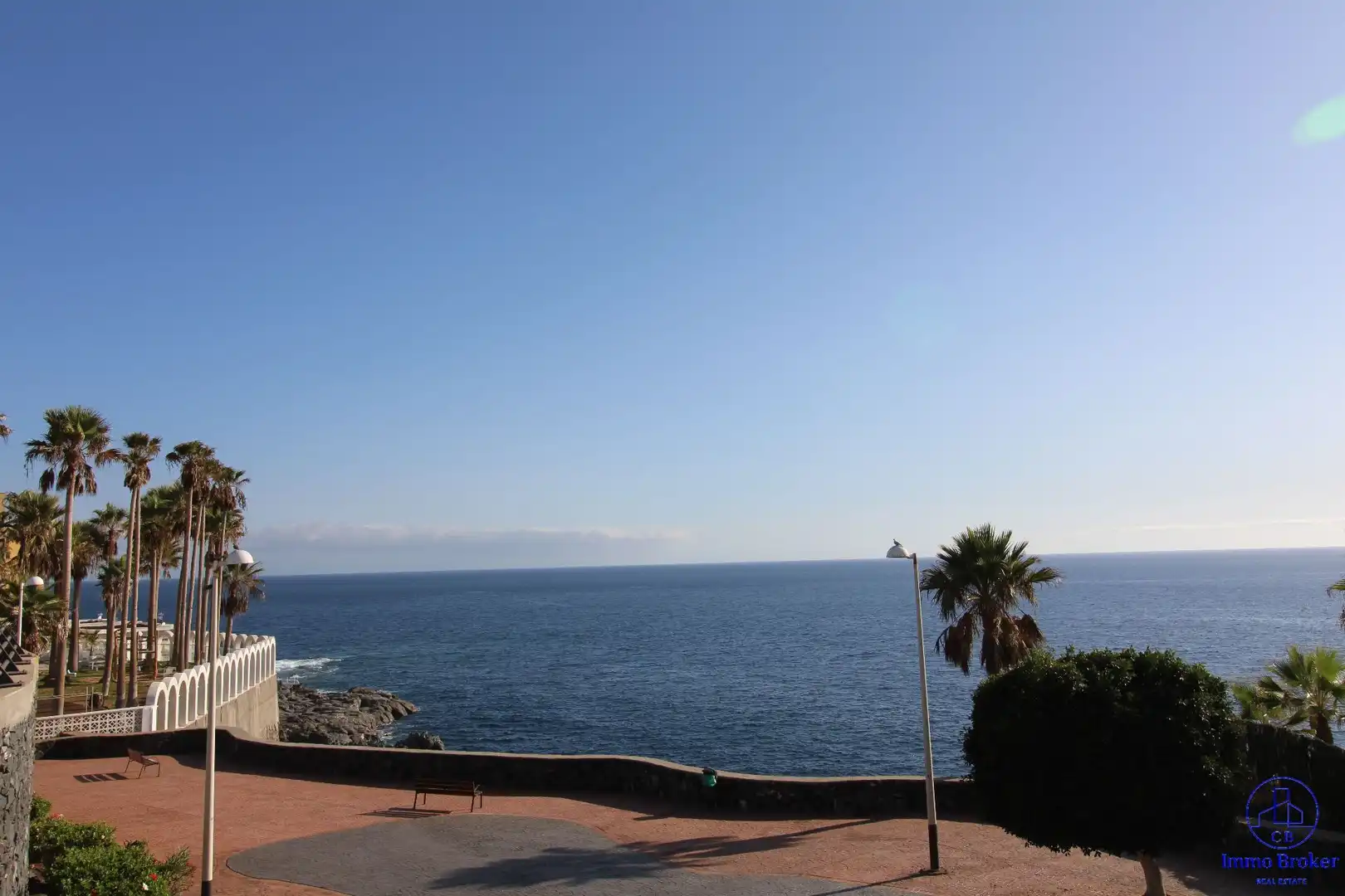 Vista exterior de Piso en venta en Adeje con Amueblado y Piscina comunitaria