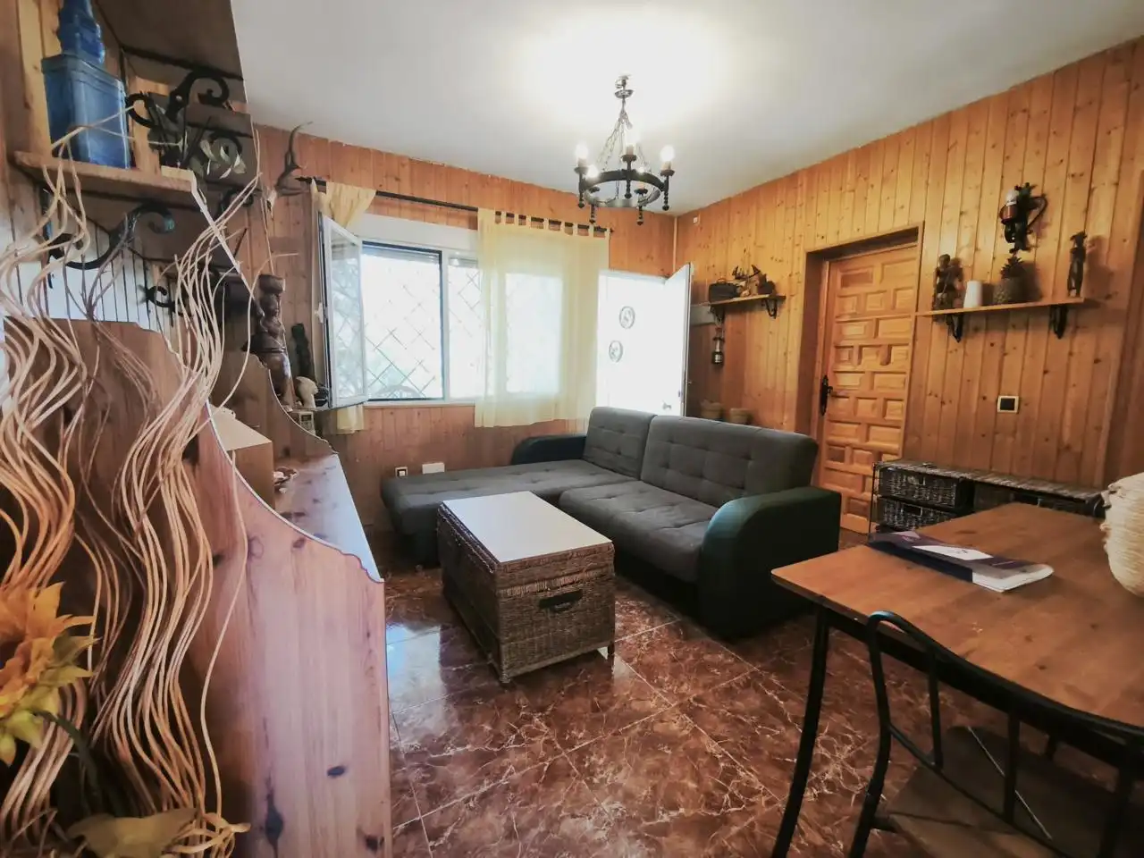 Sala d'estar de Casa o xalet en venda en Villa del Prado amb Aire condicionat, Calefacció i Jardí privat