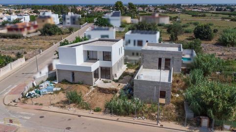Villa moderna de tres dormitorios con piscina privada en El Verger