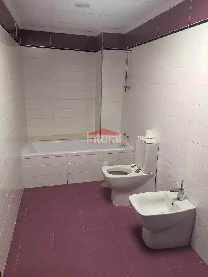 Baño de Ático en venta en La Gineta con Terraza, Trastero y Amueblado