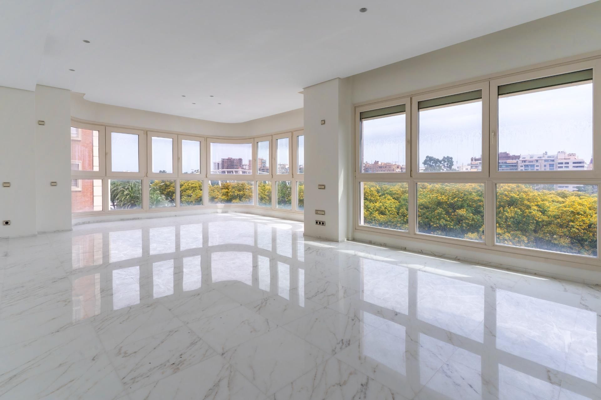 Living room of Flat for sale in  Valencia Capital  with Air Conditioner, Heating and Parquet flooring