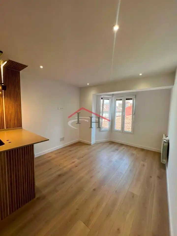 Apartamento en venta en León Capital  con Calefacción y Parquet