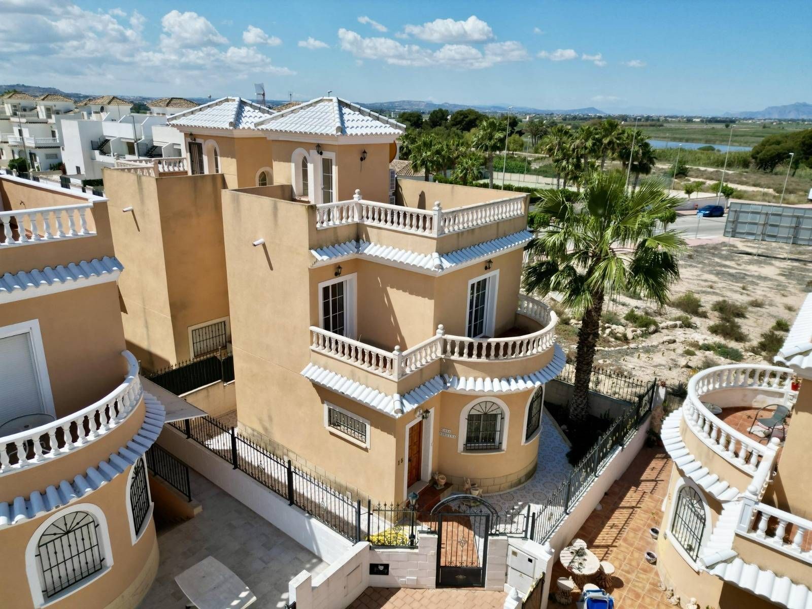 Exterior view of House or chalet for sale in San Fulgencio  with Air Conditioner, Private garden and Terrace