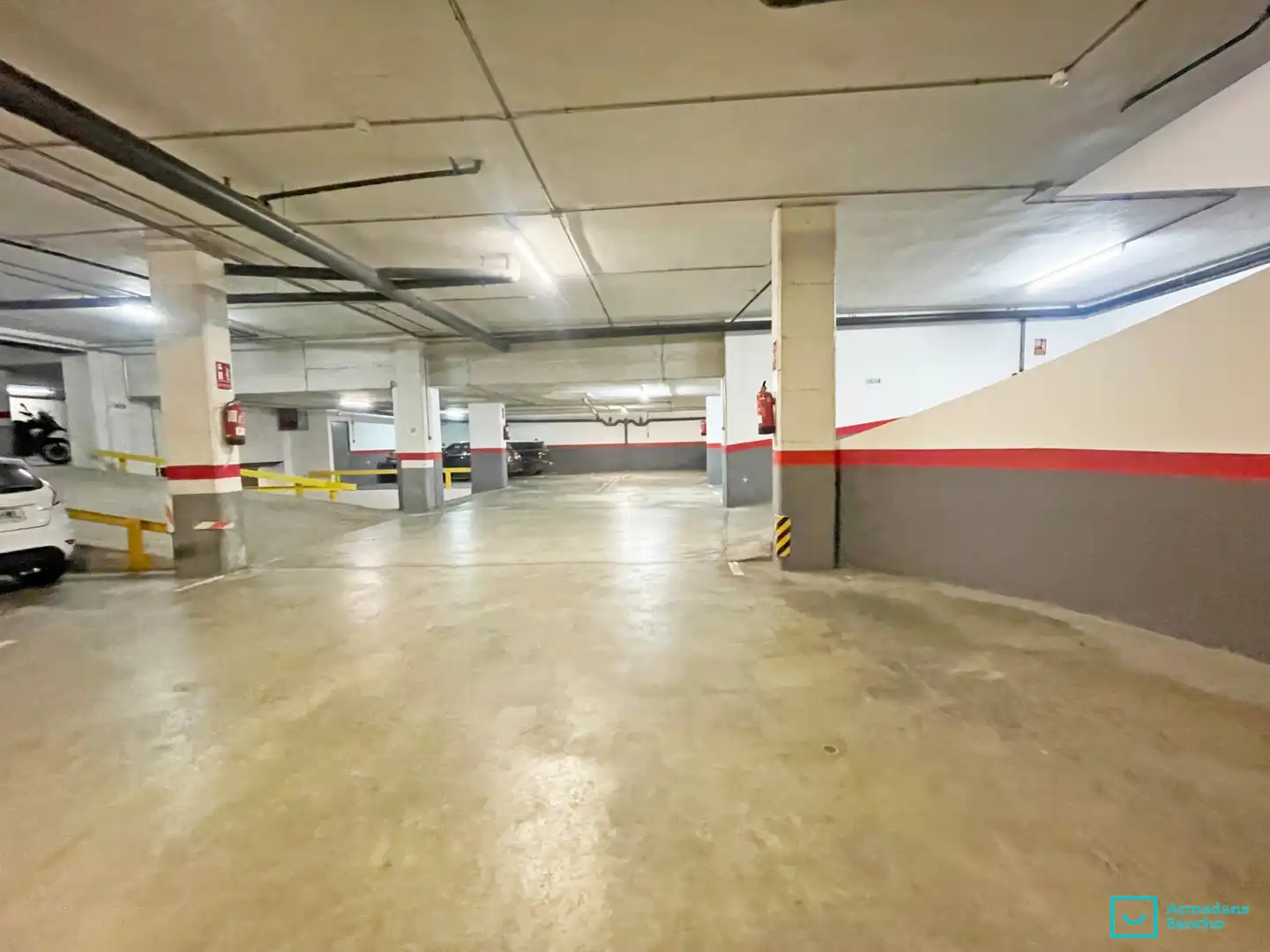 Parking of Study for rent in Barcelona  with Air Conditioner and Terrace