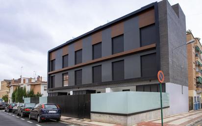 Exterior view of Single-family semi-detached for sale in  Granada Capital  with Air Conditioner, Terrace and Swimming Pool