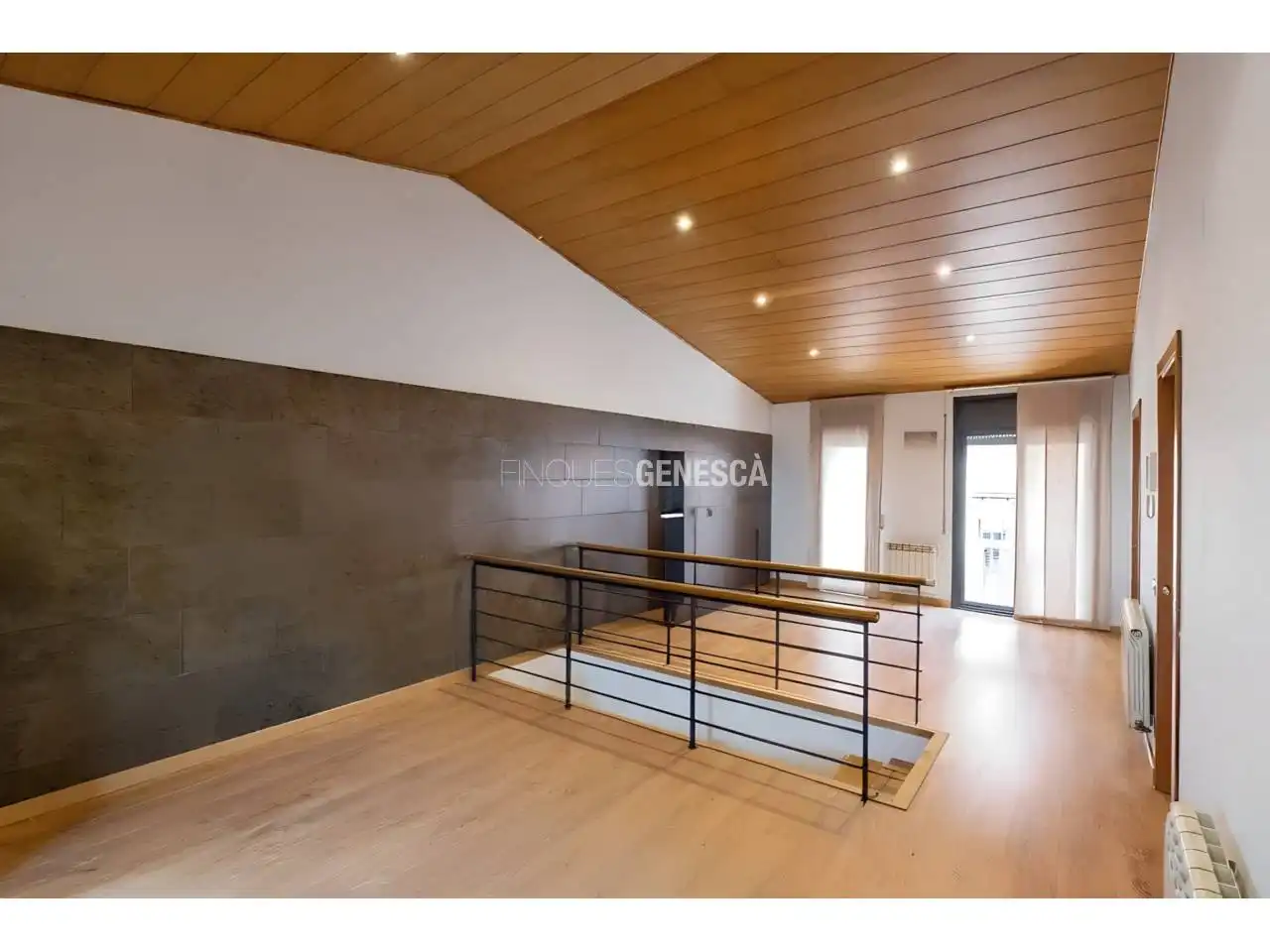 Piso en venta en Matadepera con Calefacción, Parquet y Terraza