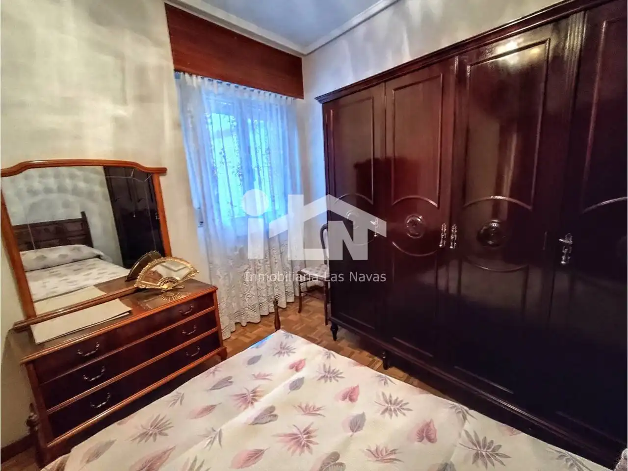 Habitación de Piso en venta en Las Navas del Marqués  con Calefacción, Parquet y Terraza