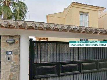 Casa con piscina en venta en DALI 40