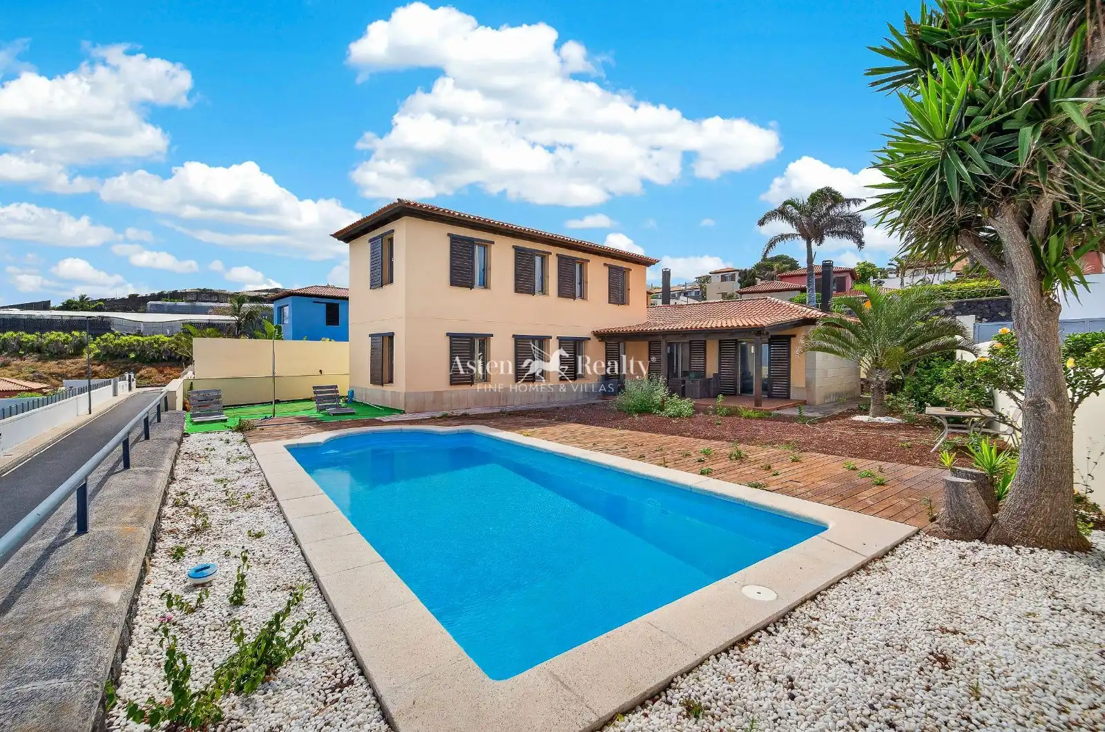 Vista exterior de Casa o xalet en venda en Tacoronte amb Terrassa, Piscina i Moblat