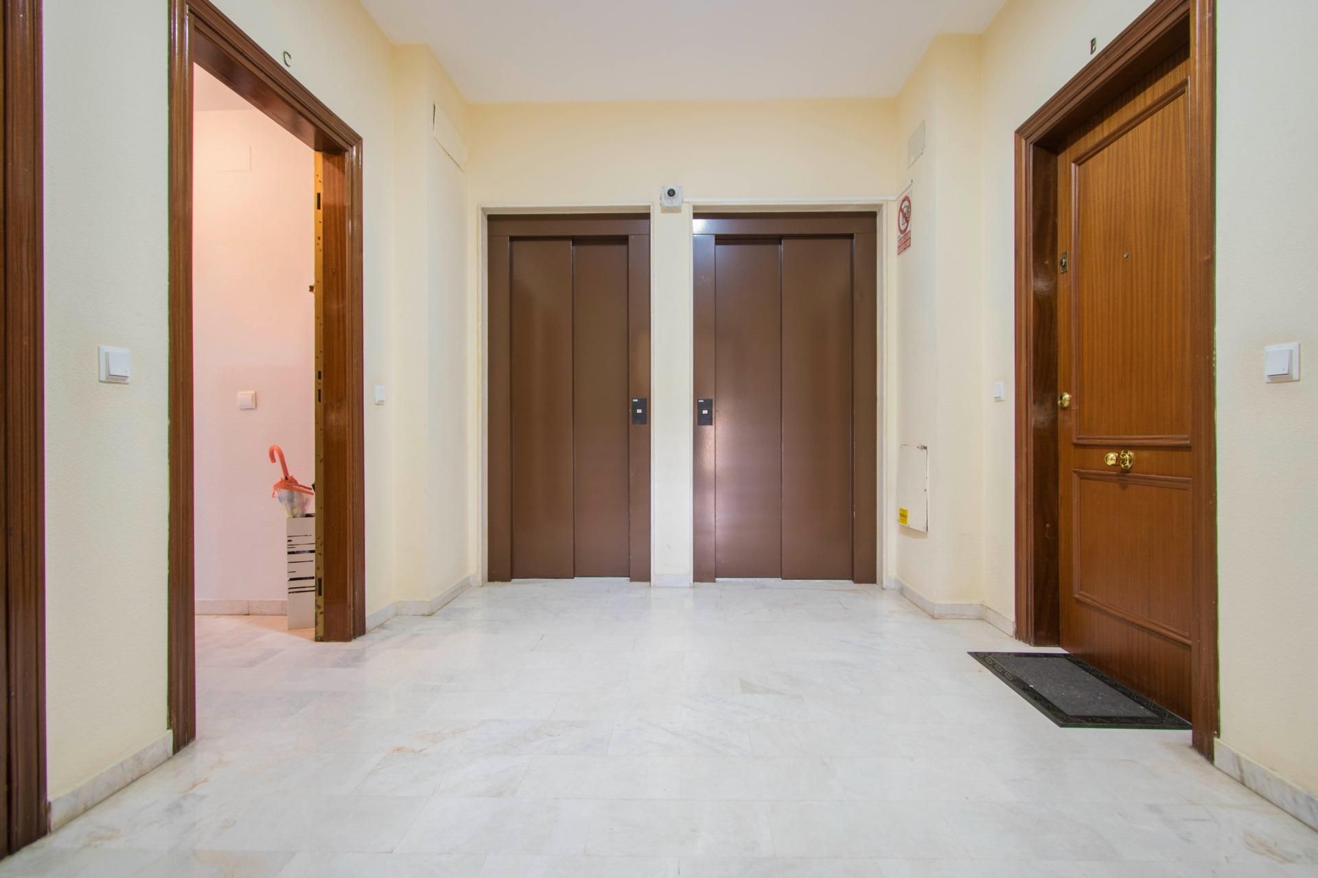 Flat for sale in  Sevilla Capital  with Air Conditioner, Terrace and Storage room