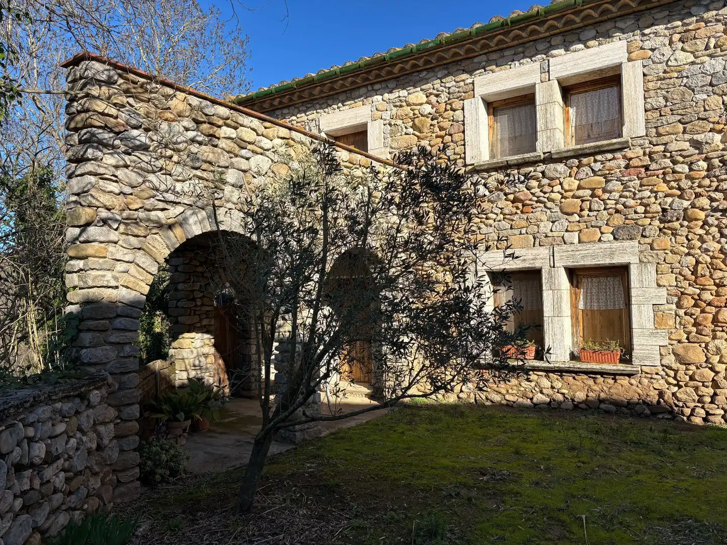 Vista exterior de Finca rústica en venda en Cabanelles amb Calefacció, Jardí privat i Terrassa