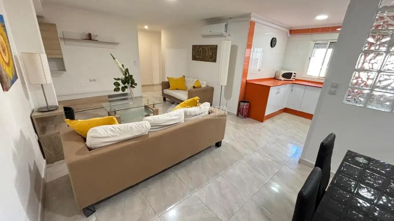 Sala d'estar de Pis en venda en Valencia amb Aire condicionat