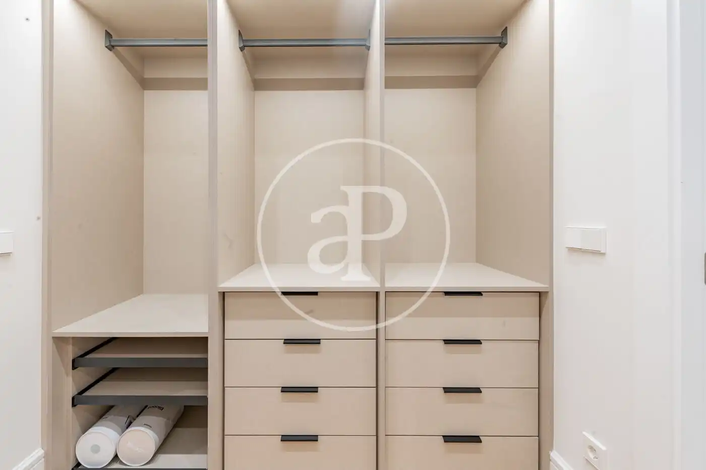 Schlafzimmer von Wohnung zum Verkauf in Madrid mit Klimaanlage, Heizung und Balkon