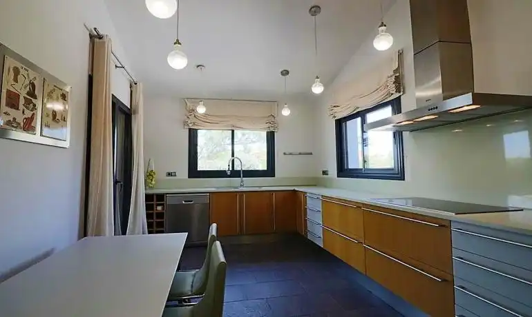 Cuina de Casa o xalet en venda en Peralada amb Aire condicionat, Calefacció i Terrassa