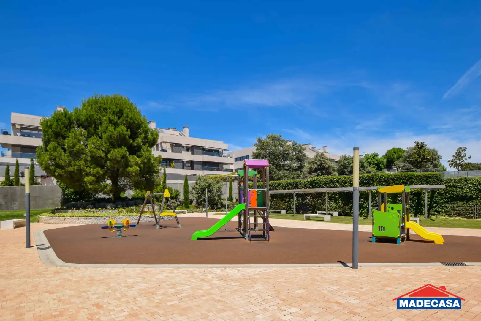 Vista exterior de Ático en venta en Pozuelo de Alarcón con Aire acondicionado, Calefacción y Jardín privado