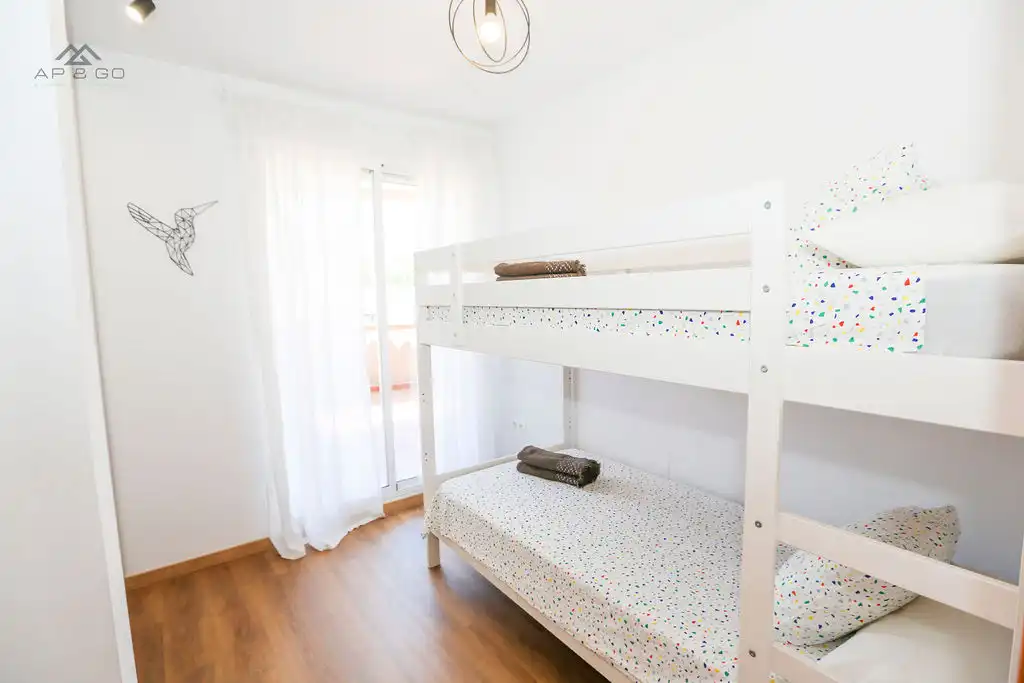 Dormitori de Àtic de lloguer en Almuñécar amb Aire condicionat, Terrassa i Moblat