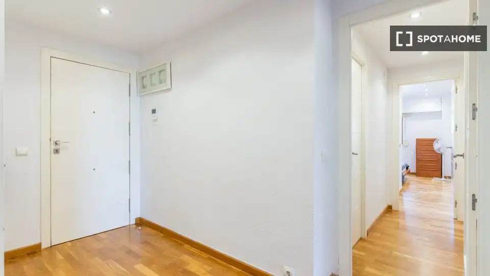 Flat for rent in Valencia  with Air Conditioner, Heating and Furnished