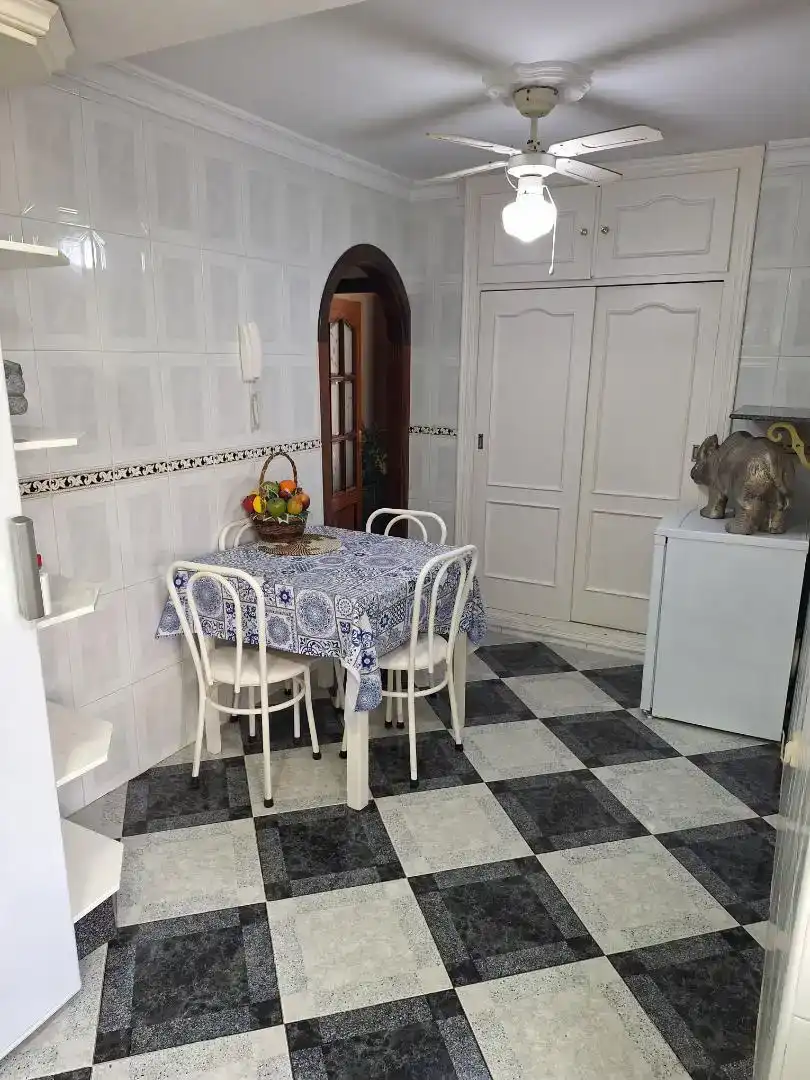 Comedor de Piso para compartir en Jerez de la Frontera con Aire acondicionado, Amueblado y Horno