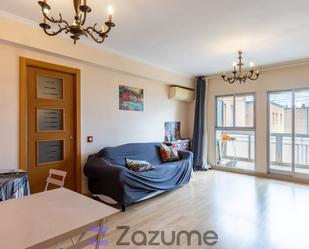 Living room of Flat to rent in  Madrid Capital  with Air Conditioner, Terrace and Balcony