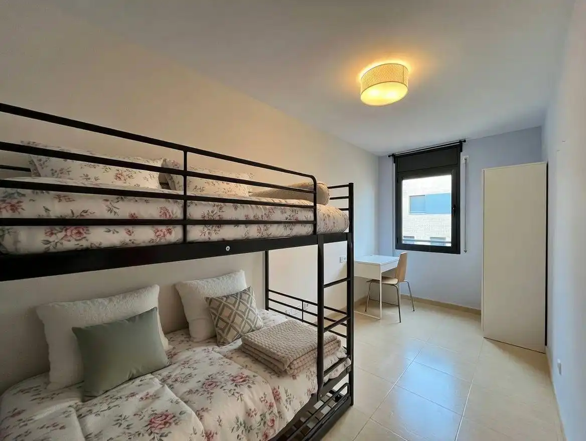 Habitación de Piso en venta en Sant Pere Pescador con Aire acondicionado, Amueblado y Balcón