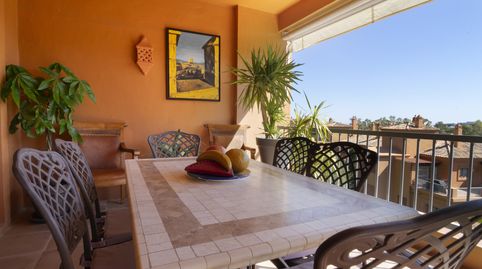 Foto 3 de Apartamento en venta en Benatalaya, Estepona