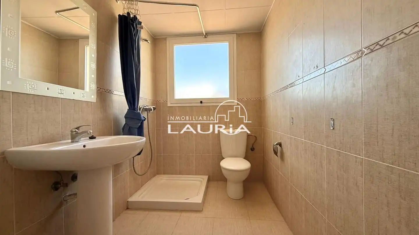 Baño de Ático en venta en Paterna con Parquet, Terraza y Trastero