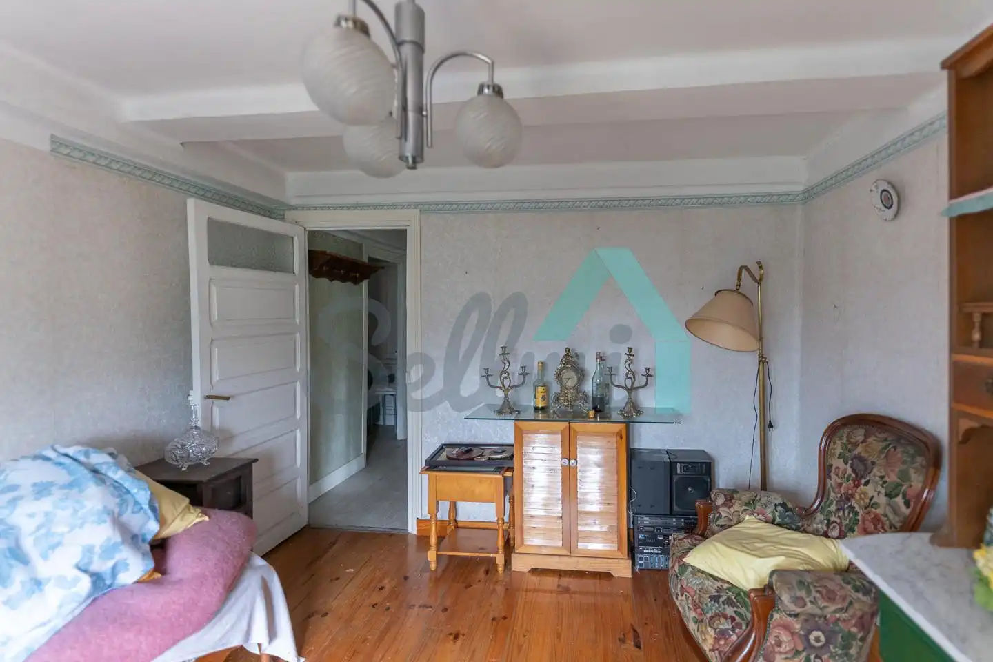 Sala d'estar de Casa adosada en venda en Langreo amb Calefacció, Jardí privat i Parquet