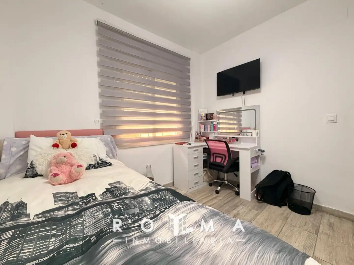 Dormitori de Casa adosada en venda en Dos Hermanas amb Aire condicionat i Traster