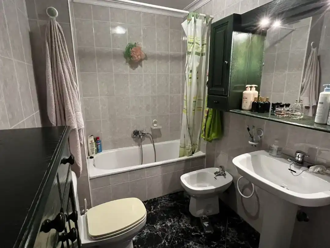 Bathroom of Flat for sale in Torredelcampo  with Air Conditioner and Balcony