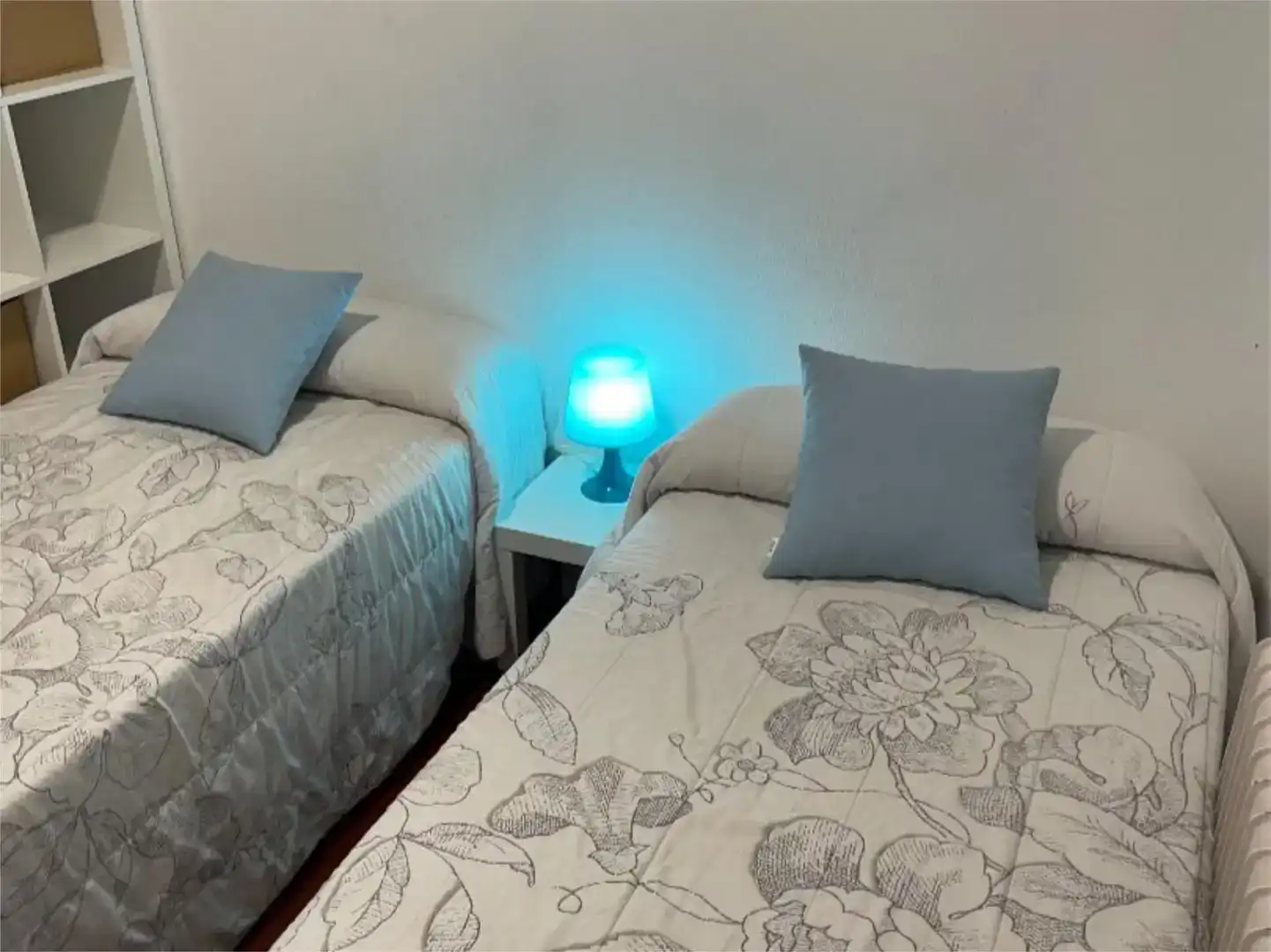 Schlafzimmer von Wohnung zur Miete in Vilaboa mit Privatgarten, Parkett und Schwimmbad