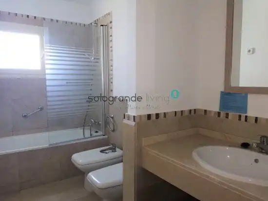 Baño de Apartamento en venta en Manilva con Aire acondicionado, Calefacción y Terraza